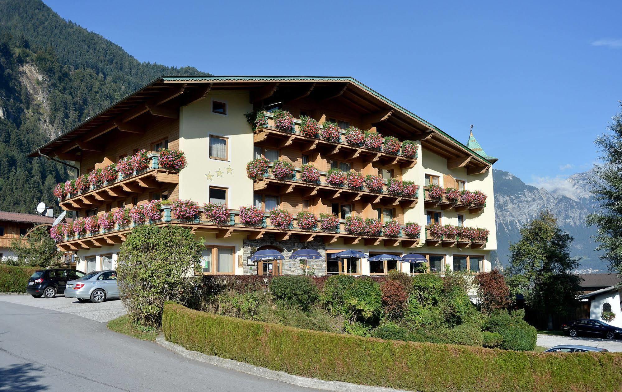 Jaeger Zillertal Hotel 3*